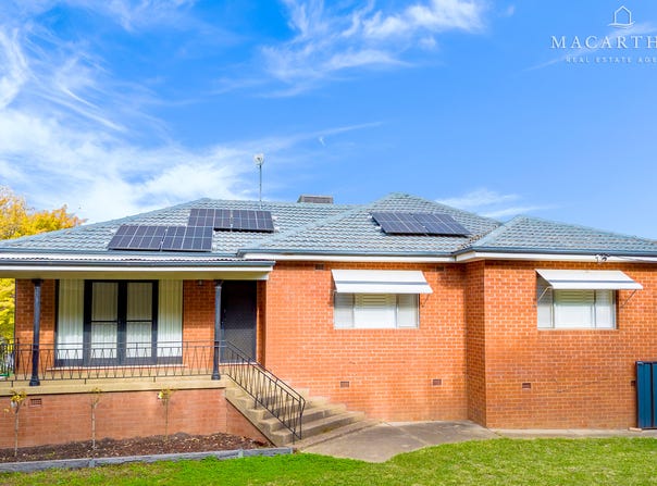 13 Plumpton Road, Kooringal, NSW 2650