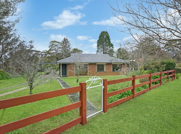 16 Westbourne Avenue, Wentworth Falls, NSW 2782