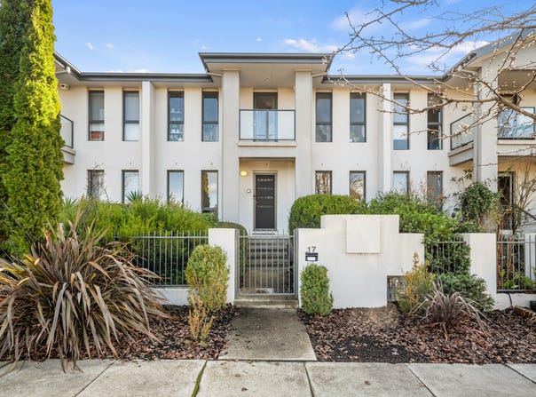 17 Lansdown Crescent, Casey, ACT 2913