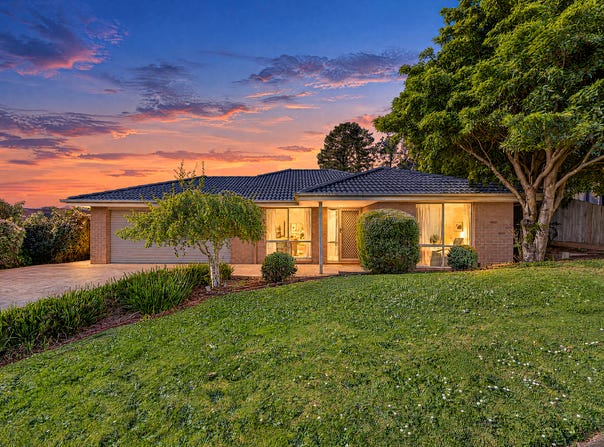 19 Davey Drive, Drouin, Vic 3818