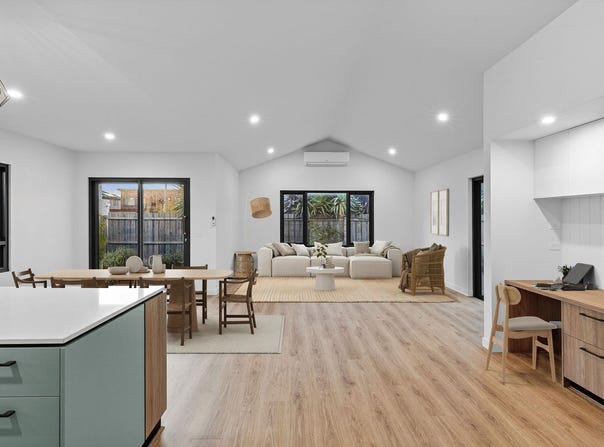 2/42 Bellarine Highway, Queenscliff, Vic 3225