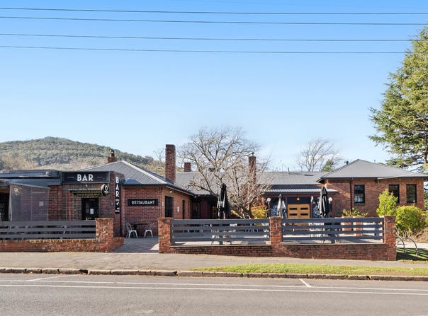 694 Mount Macedon Road, Mount Macedon, Vic 3441