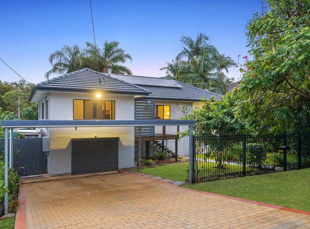 41 Wighton Street, Sandgate, Qld 4017