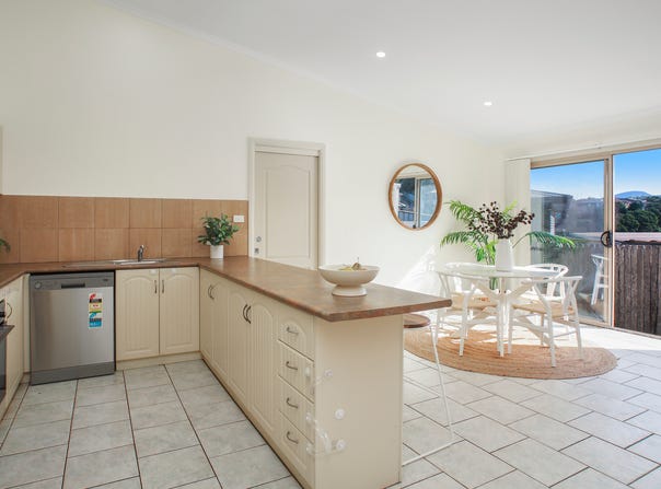 2/12 Hurry Crescent, Warrawong, NSW 2502