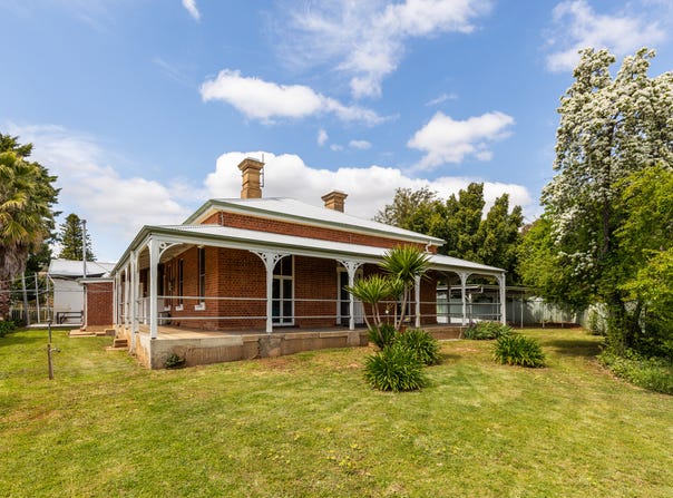 22 WARANGA AVENUE, Mount Austin, NSW 2650