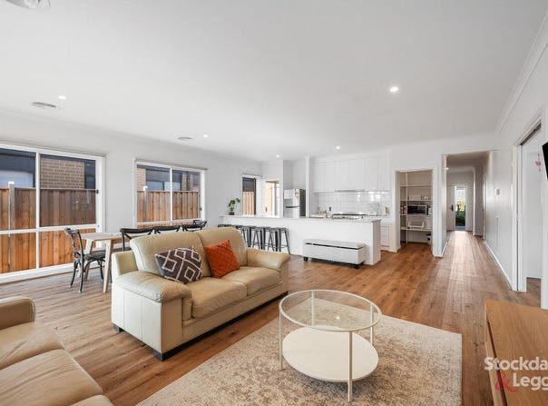 18 Wallaby Grove, Cowes, Vic 3922
