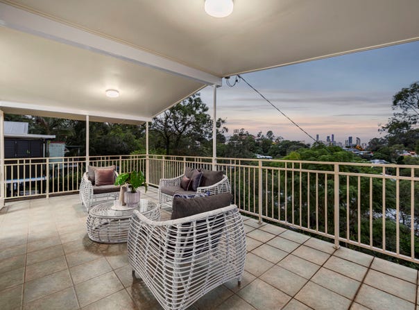 77 Forrester Terrace, Bardon, Qld 4065