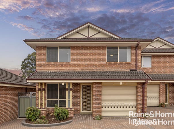 5/8 Sherack Place, Minto, NSW 2566