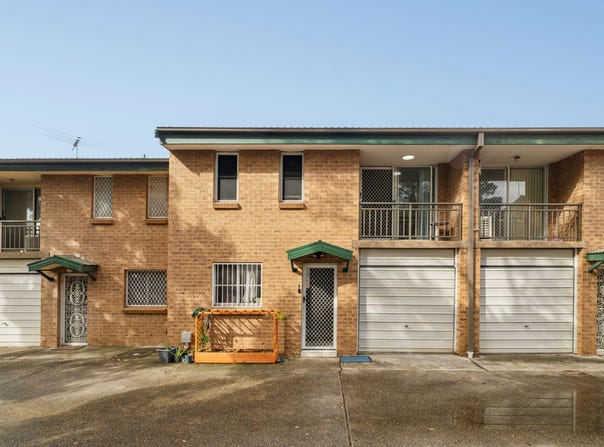 2/103 Highview Avenue, Greenacre, NSW 2190