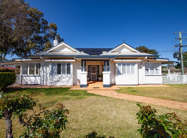 77 Warne St, Wellington, NSW 2820