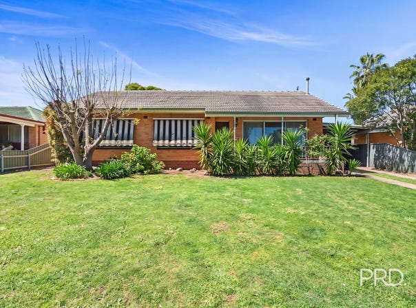 23 Nixon Crescent, Tolland, NSW 2650