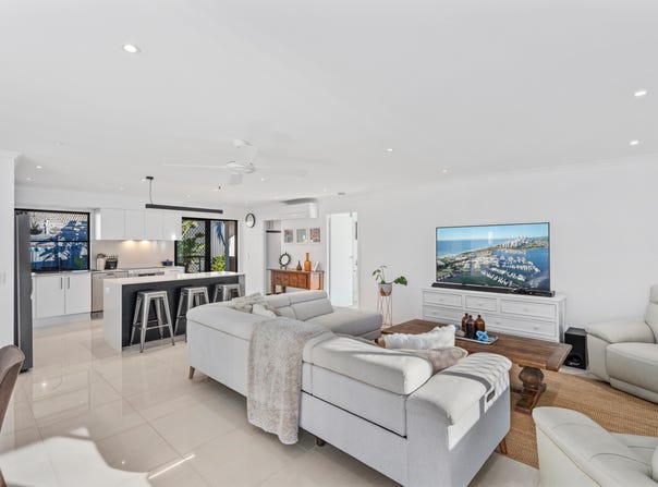 63 Lambros Drive, Benowa, Qld 4217