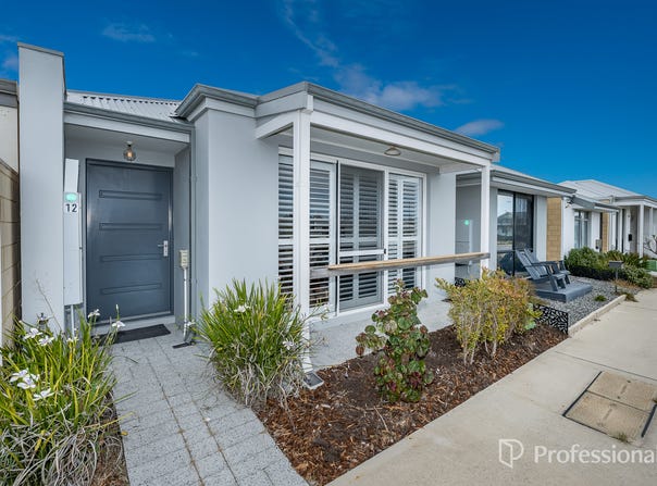 12 Hooded Chase, Alkimos, WA 6038