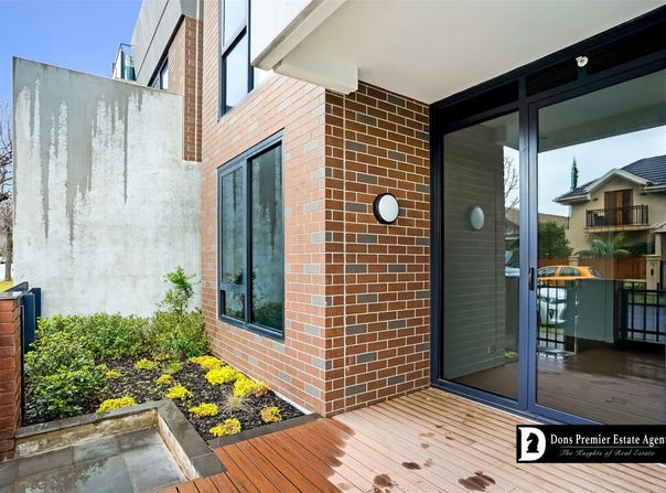 UNIT 4 /2  JOHN STREET, Malvern East, Vic 3145
