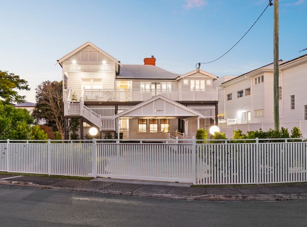 11 Waterloo Esplanade, Wynnum, Qld 4178