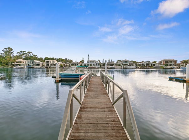 11 Godwin Place, Pelican Waters, Qld 4551