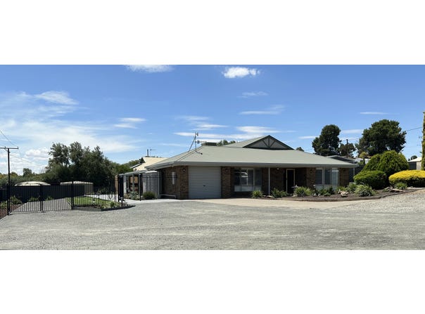 20 The Crescent, Burra, SA 5417
