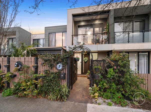 7 Newstead Drive, Doreen, Vic 3754