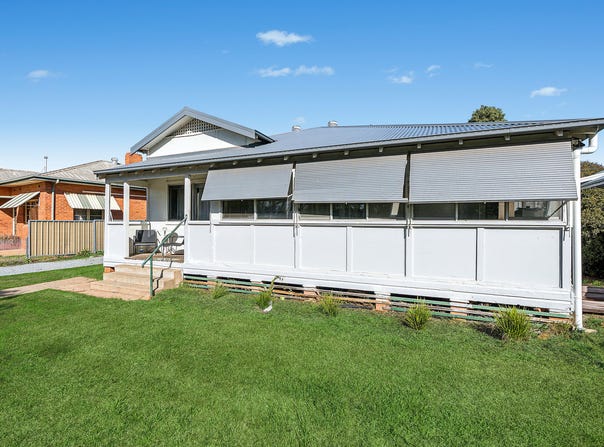 18 Yanco Ave, Leeton, NSW 2705