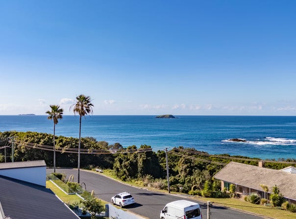11 Elouera Drive, Sapphire Beach, NSW 2450