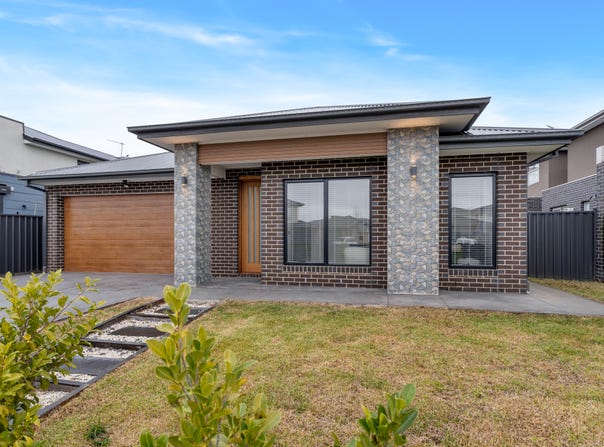 42 Arena Avenue, Roxburgh Park, Vic 3064