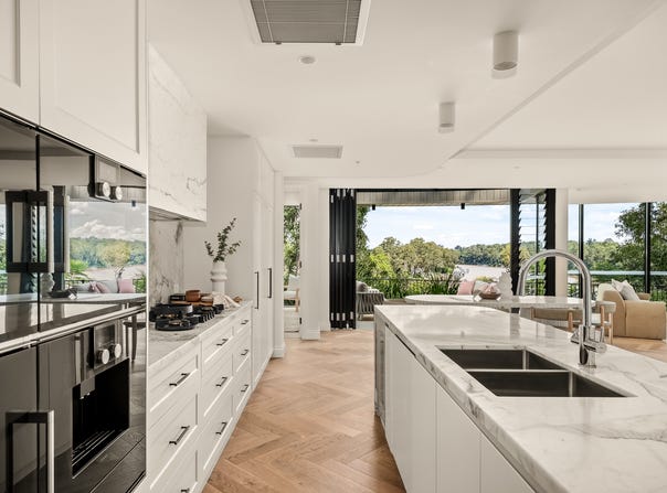1/98 Goldieslie Road, Indooroopilly, Qld 4068