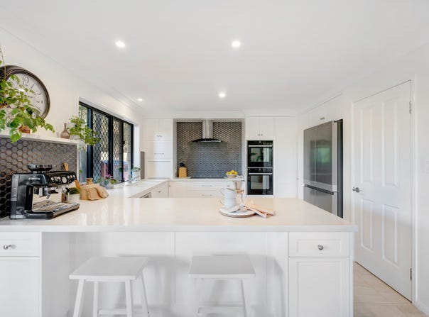 5 Snow Wood Drive, Eatons Hill, Qld 4037