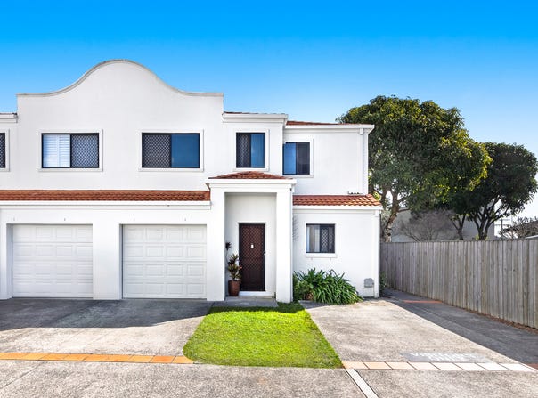 8/77 Bamboo Avenue, Benowa, Qld 4217