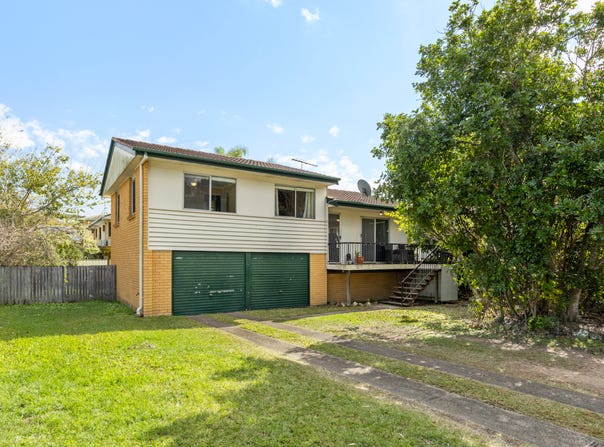 1 Badge Street, Jamboree Heights, Qld 4074