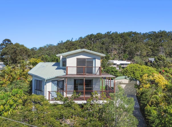 16 Columbia Avenue, Clinton, Qld 4680