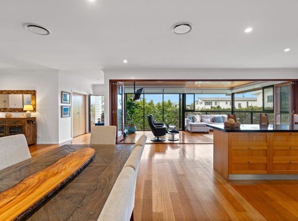 572 Flinders Parade, Brighton, Qld 4017