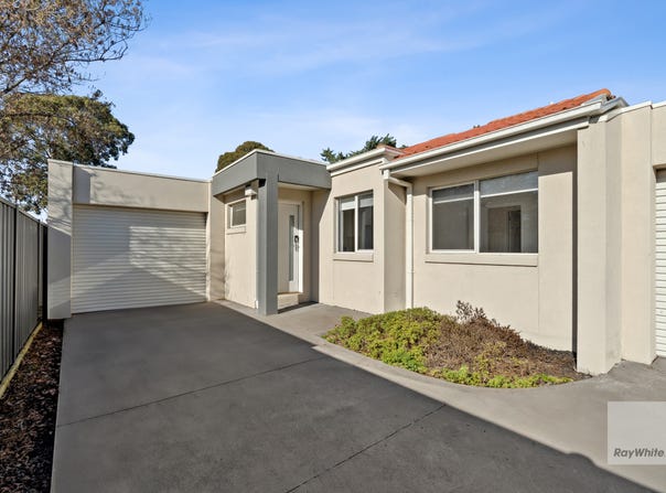 2/16 Lois Street, St Albans, Vic 3021