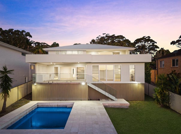 8 Toongara Avenue, Bateau Bay, NSW 2261
