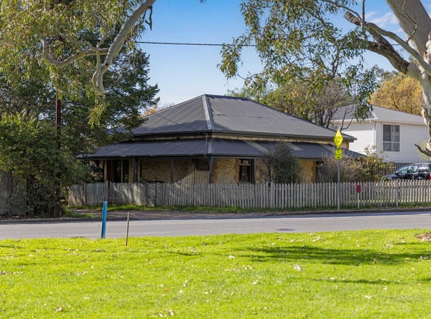 2 Adelaide Road, Mount Barker, SA 5251