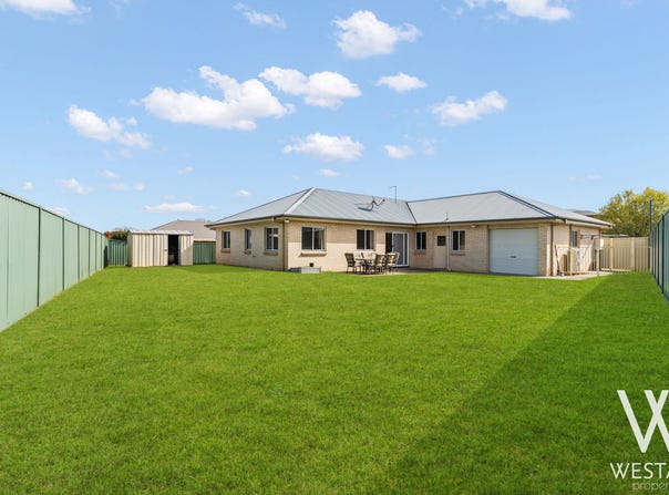 4 Falvey Street, Kelso, NSW 2795