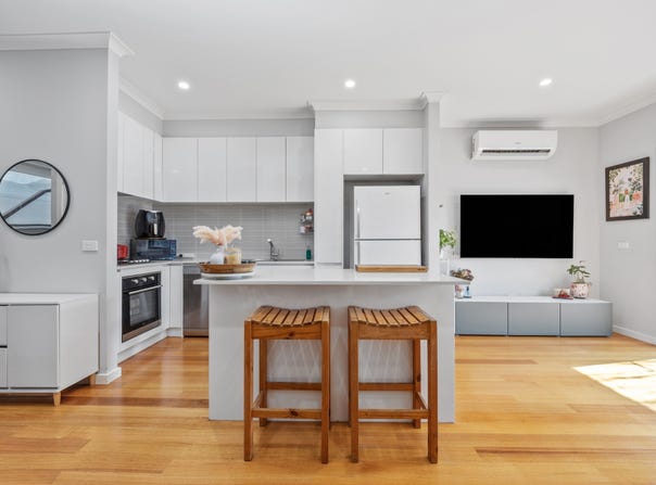 2/216 Derby Street, Pascoe Vale, Vic 3044