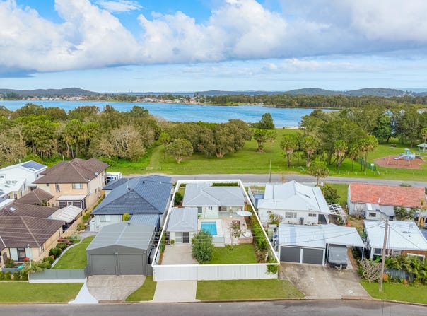 48 Lakeview Parade, Pelican, NSW 2281