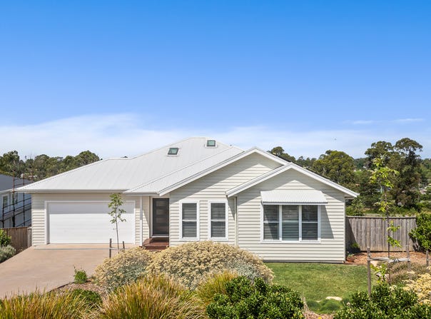 13 Sir James Fairfax Circuit, Bowral, NSW 2576