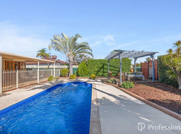 13 Bauhinia Road, Forrestfield, WA 6058