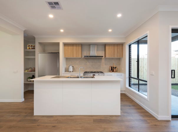 7 Bishopgate St, Clyde North, Vic 3978