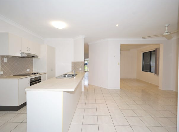 10 Lyndon Close, Bentley Park, Qld 4869