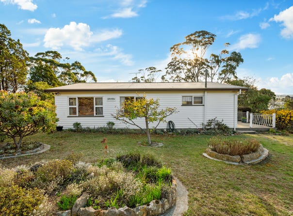15 Esplanade East, Triabunna, Tas 7190