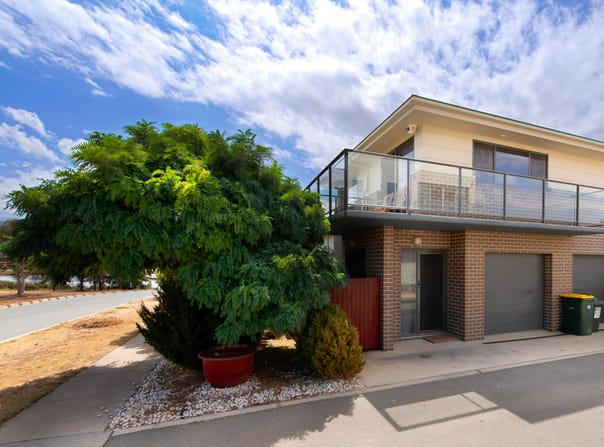 2/1 Cammack Lane, Forde, ACT 2914