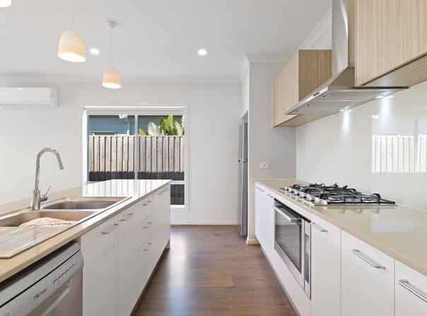 10 Sally Crescent, Nirimba, Qld 4551