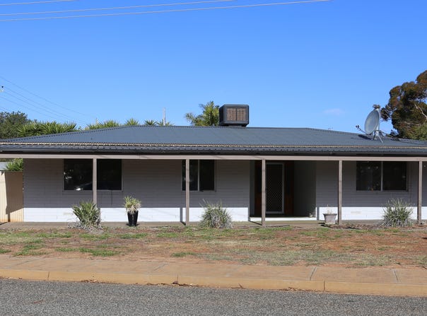 28 Saltbush Rd, Kambalda West, WA 6442