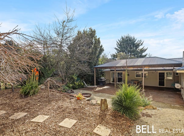 2 Paradise Grove, Emerald, Vic 3782