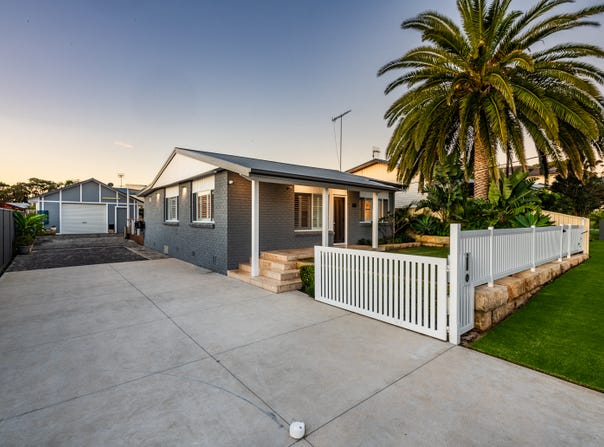 70 Surf Street, Long Jetty, NSW 2261
