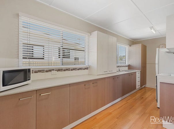 19 Thompson Street, Silkstone, Qld 4304