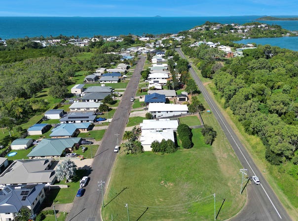 45 Brooksfield Drive, Sarina Beach, Qld 4737