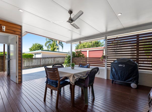 206 Jones Road, Carina Heights, Qld 4152
